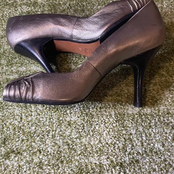 Metallic Via Spiga 4" heels - Picture 3 of 4